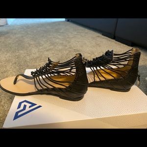 Sandals. Leather.Top brand